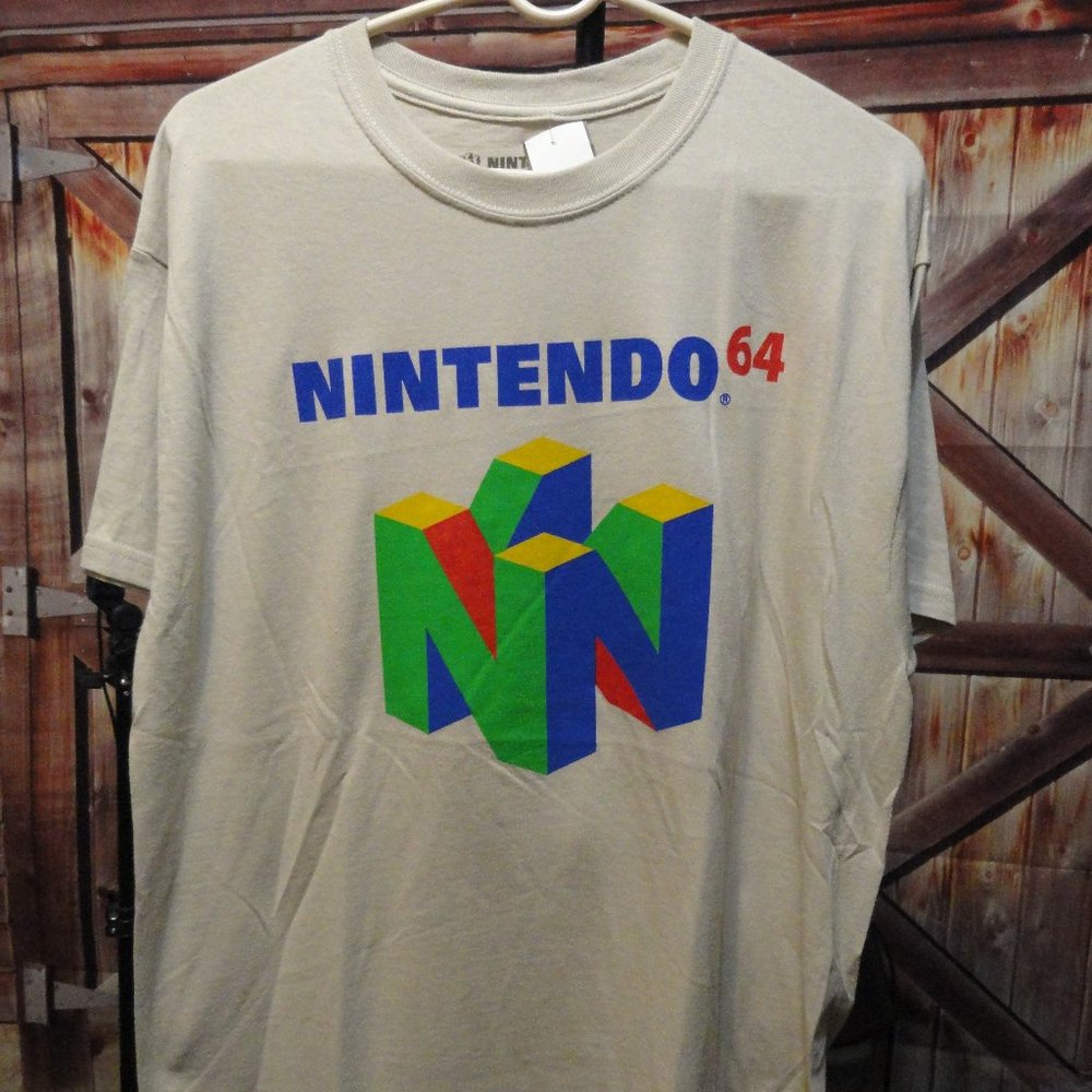 Nineteen do 64 Gamer T~NWOT~Colorful graphics~Video games